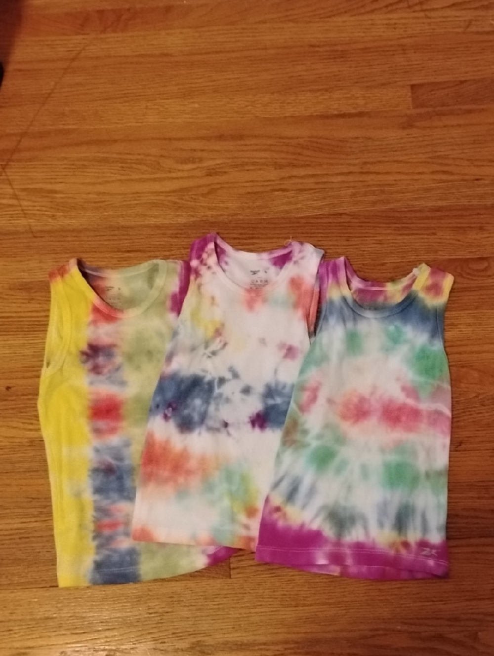 Tie-Dye Sleeveless Tank Tops - Multicolor - 3 Tops